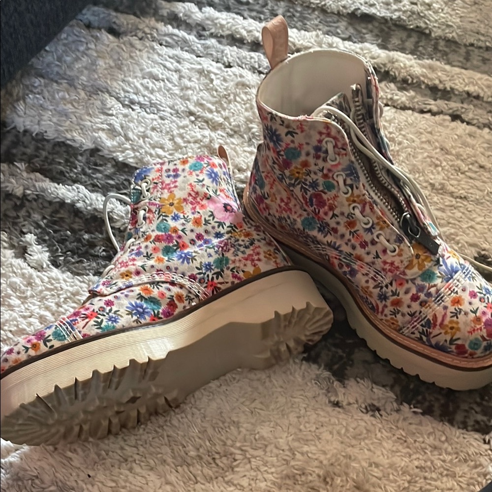 Floral Doc Marten Wanderlust Platform Sinclair Boots